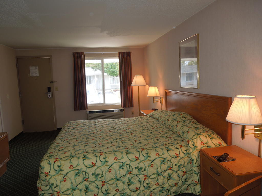 Knights Inn Elyria Habitación foto