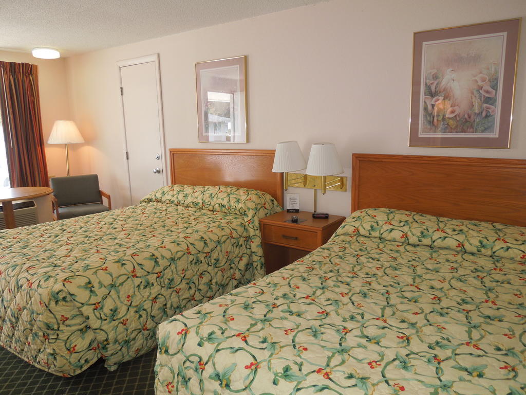Knights Inn Elyria Habitación foto
